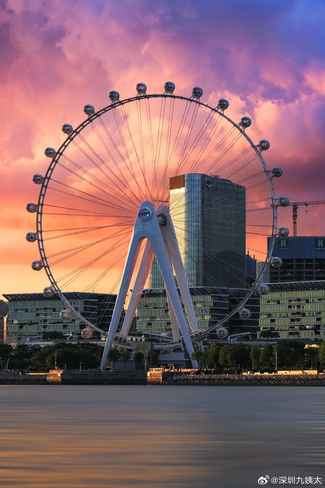 摩天轮社区，网络交流的温馨港湾，共享知识与情感的乐园。