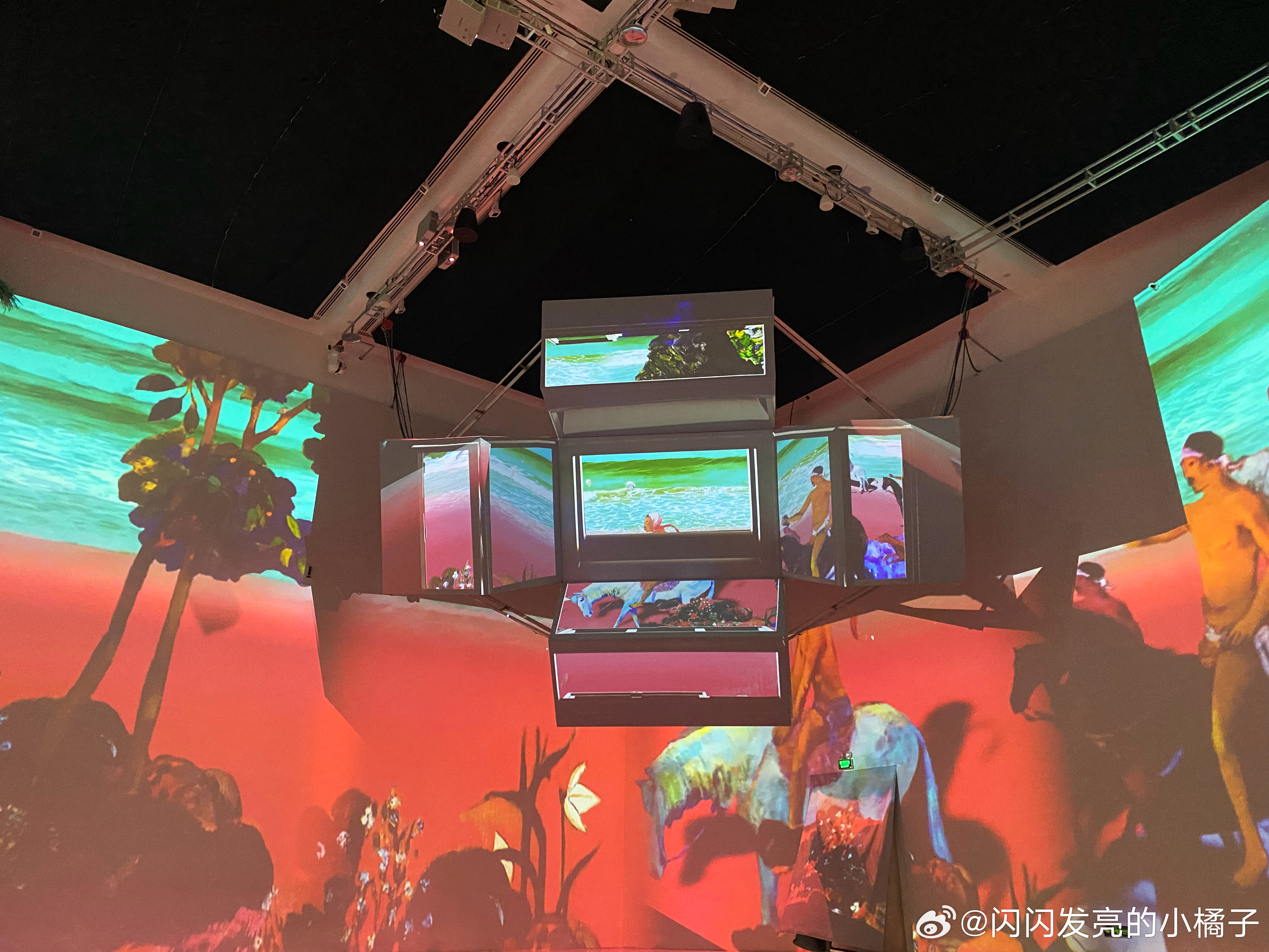 新浪微博的3D世界，探索沉浸式体验新境界！